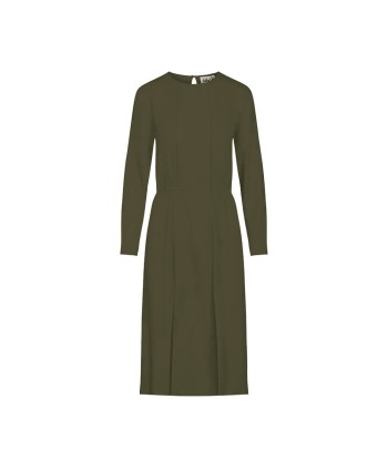 Robe verte 100% LENZING™ ECOVERO™ Dans la société mordern