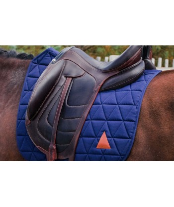 Tapis de selle EXCEL-ANSE dressage bleu marine ou a consommer sur place