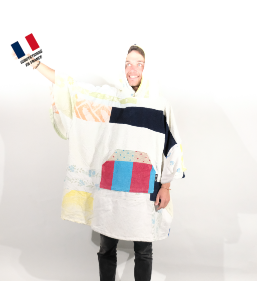 Poncho Anfibi unisexe 100% Upcyclé « Blue and Red Pocket » modèle unique votre