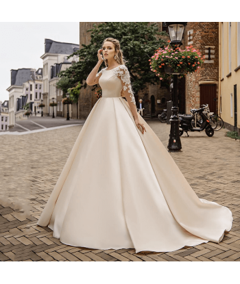 Robe de Mariée Princesse Beige brillant des détails fins